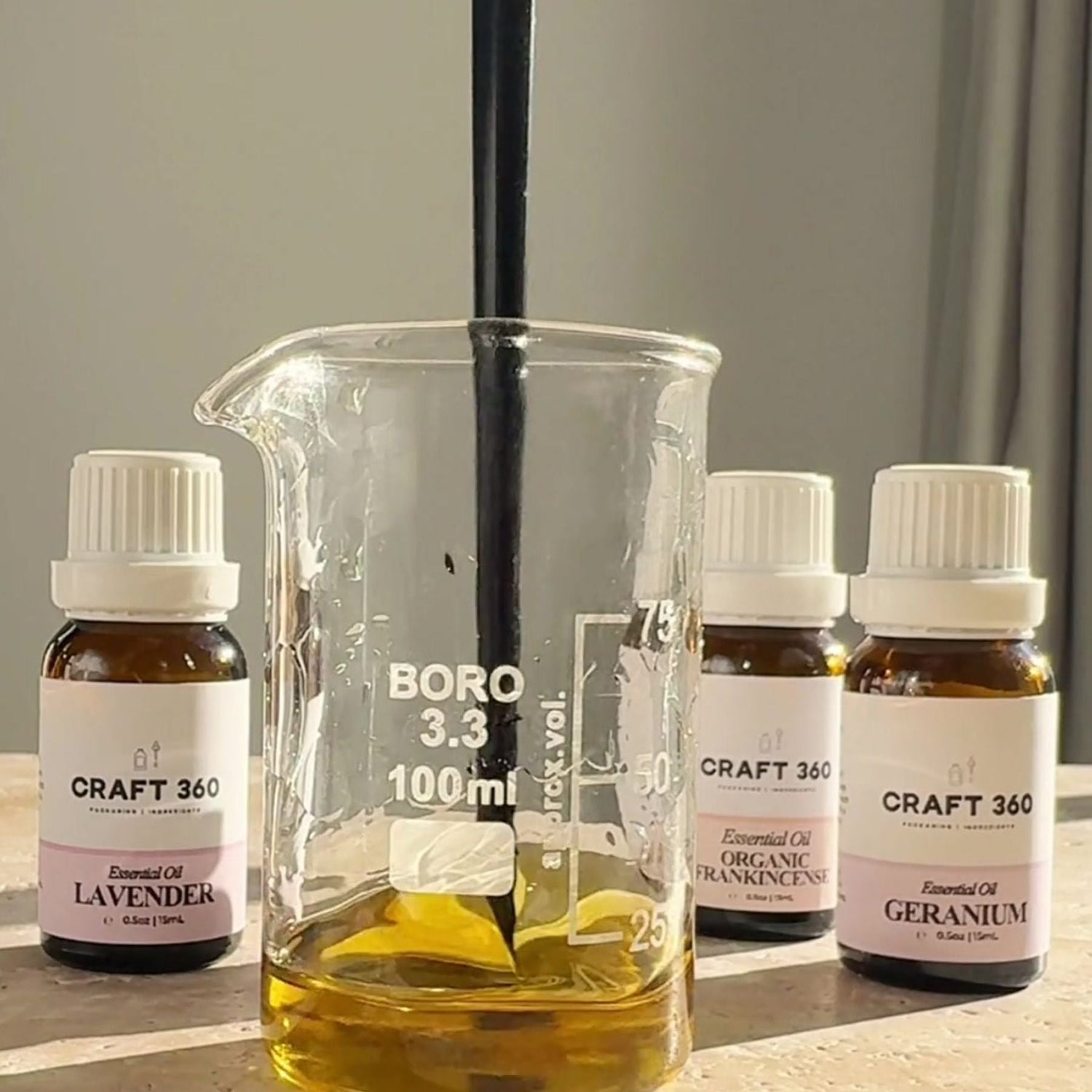 Single Oil vs Blended Essential Oils: What's the Difference and When Should You Use?